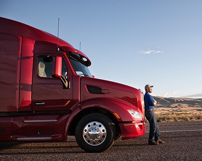 LTL-Carrier-and-Operator-with-their-truck